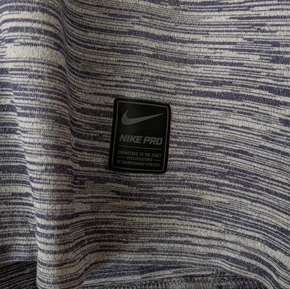 Nike Pro Active Long Sleeved Top Size Medium - Picture 11 of 11